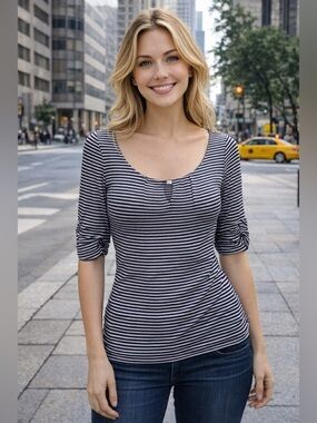 Striped Scoop Neck Short Sleeve Top - Black & White